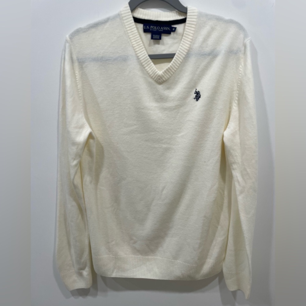 US Polo Assn Men’s Sweater Size M Cream Color VNeck Long Sleeve Embroidered Logo